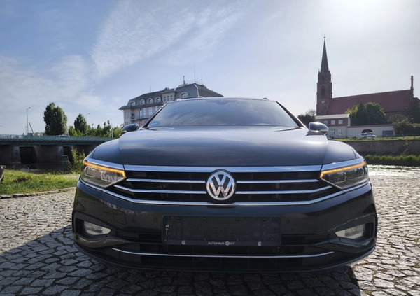 Volkswagen Passat cena 73900 przebieg: 221000, rok produkcji 2020 z Gubin małe 596